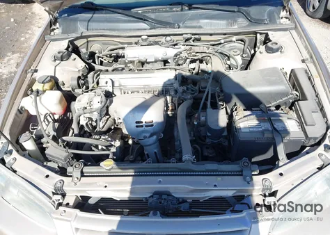 1998 Toyota Camry Le z USA, uszkodzony, nr VIN JT2BG28K0W0185903